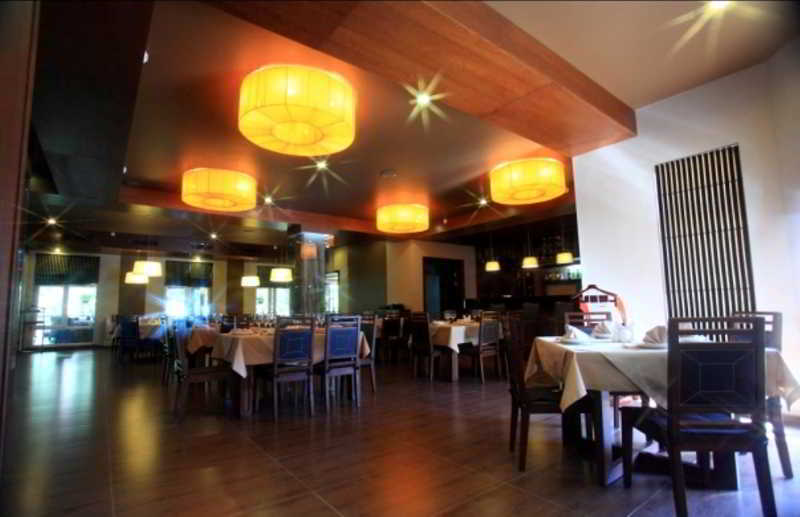 Grand M Hotel نافوي المظهر الخارجي الصورة