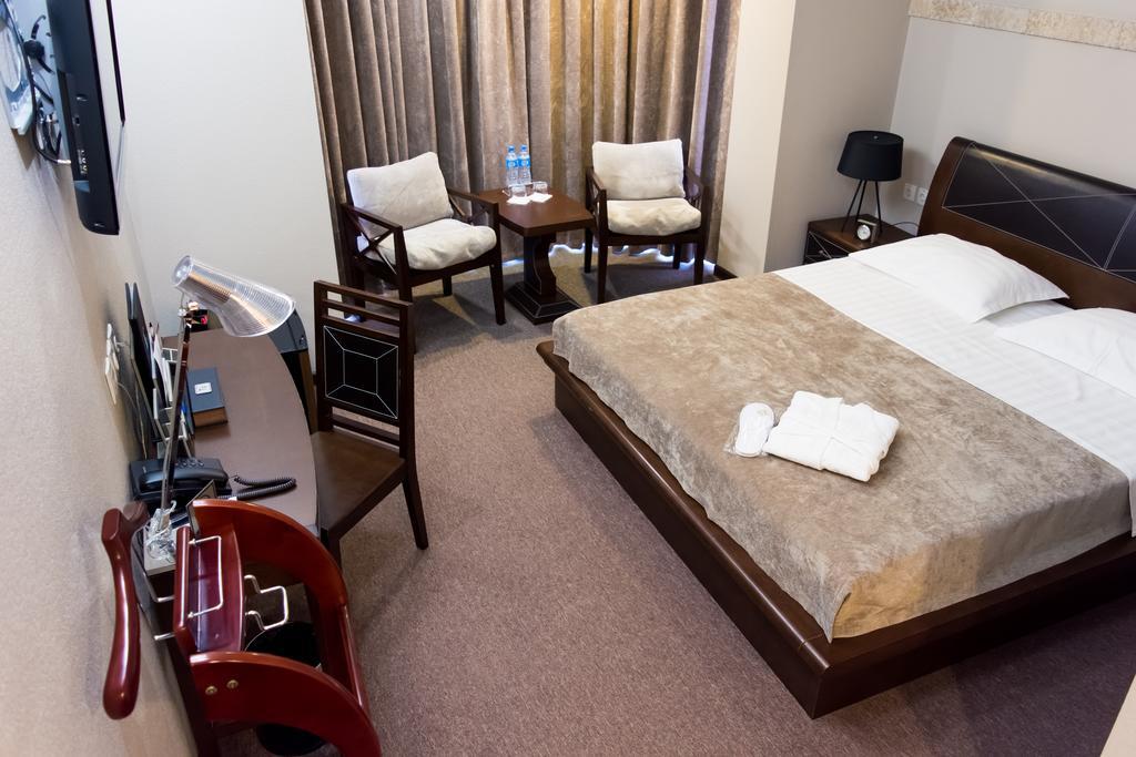 Grand M Hotel نافوي المظهر الخارجي الصورة