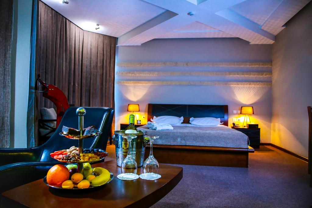 Grand M Hotel نافوي المظهر الخارجي الصورة