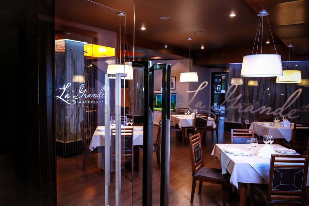 Grand M Hotel نافوي المظهر الخارجي الصورة
