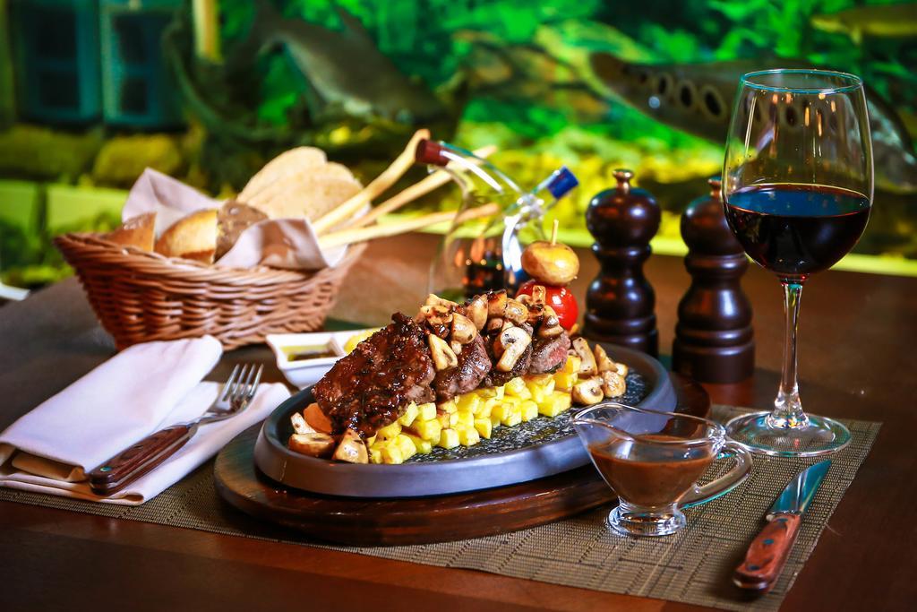 Grand M Hotel نافوي المظهر الخارجي الصورة